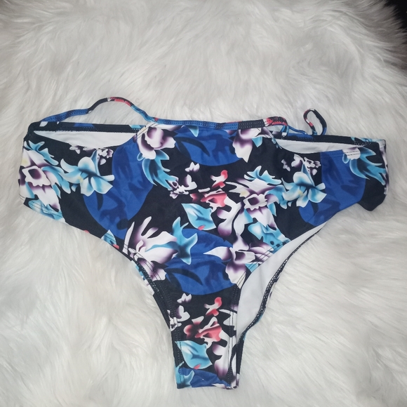 Sexy 2Pcs Padded Ruffle XL Bikini - Picture 6 of 6